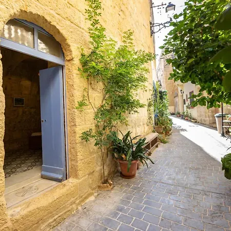 Apartman Historic Hideaways - 900 Year Old Converted *