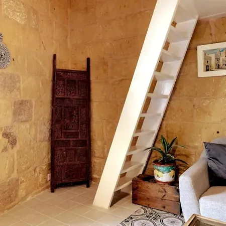 Apartment Historic Hideaways - 900 Year Old Converted Victoria