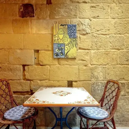 Historic Hideaways - 900 Year Old Converted Appartement