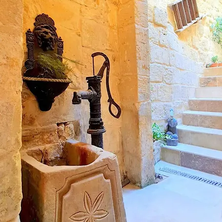 Apartment Historic Hideaways - 900 Year Old Converted Victoria