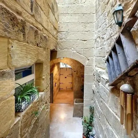 Historic Hideaways - 900 Year Old Converted