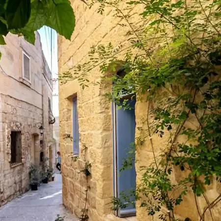 Historic Hideaways - 900 Year Old Converted * Victoria