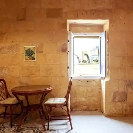 Historic Hideaways - 900 Year Old Converted