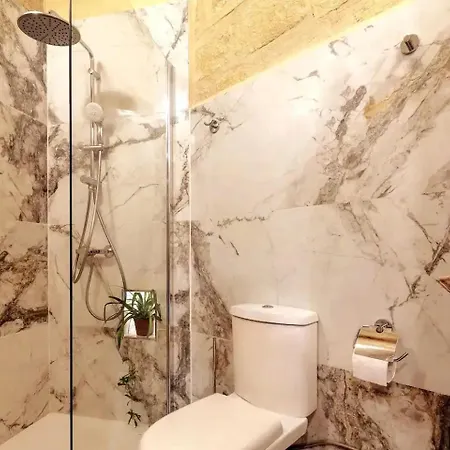 Apartment Historic Hideaways - 900 Year Old Converted Victoria