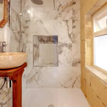 Apartment Historic Hideaways - 900 Year Old Converted