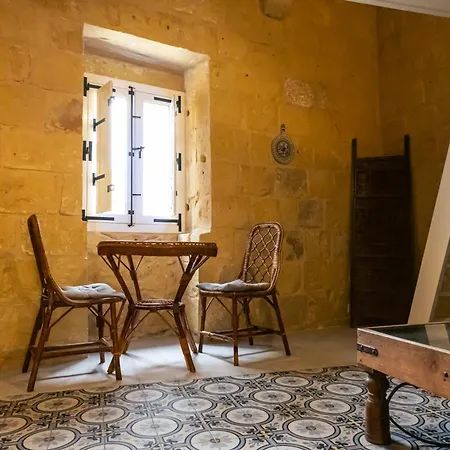Historic Hideaways - 900 Year Old Converted Victoria
