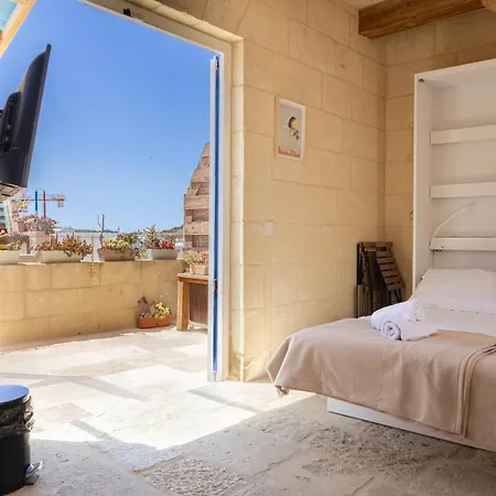 Historic Hideaways - 900 Year Old Converted