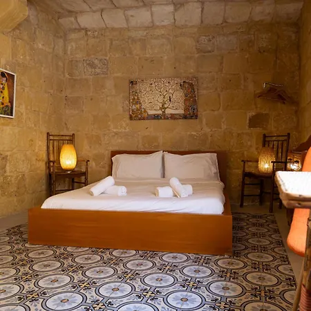 Historic Hideaways - 900 Year Old Converted Apartment *