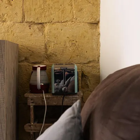 Historic Hideaways - 900 Year Old Converted Appartement Victoria