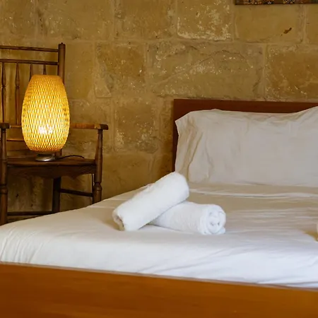 Apartment Historic Hideaways - 900 Year Old Converted Victoria