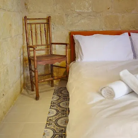 Historic Hideaways - 900 Year Old Converted * Victoria