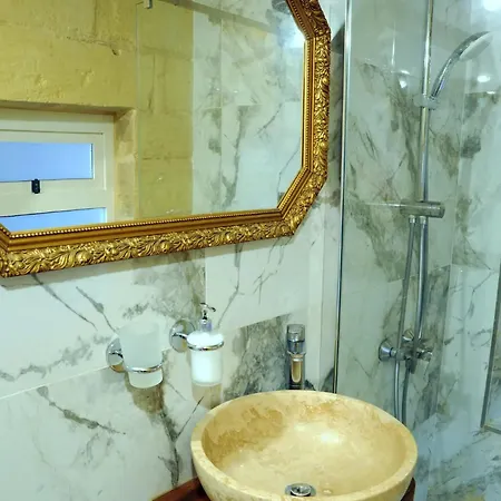 Historic Hideaways - 900 Year Old Converted Victoria