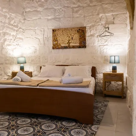 Historic Hideaways - 900 Year Old Converted * Victoria