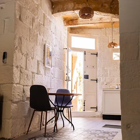 Historic Hideaways - 900 Year Old Converted * Victoria