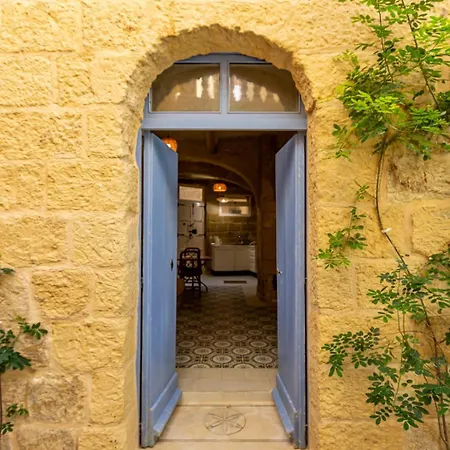 Historic Hideaways - 900 Year Old Converted Apartment Victoria