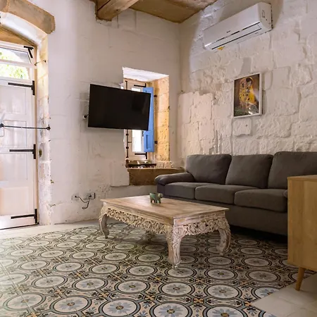 Historic Hideaways - 900 Year Old Converted *