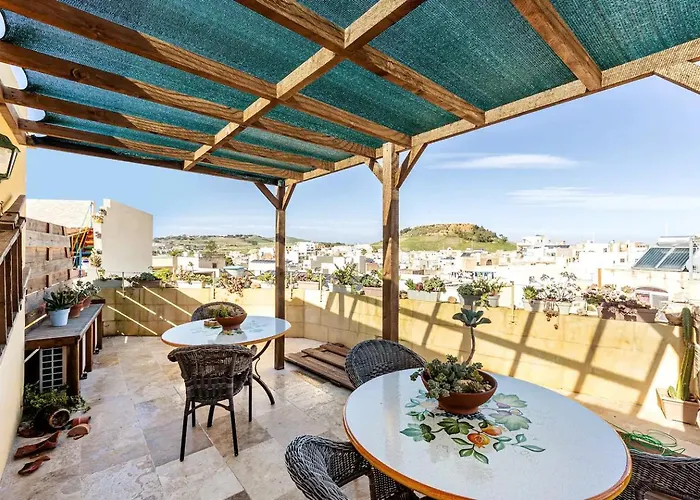 Historic Hideaways - 900 Year Old Converted Apartment Victoria