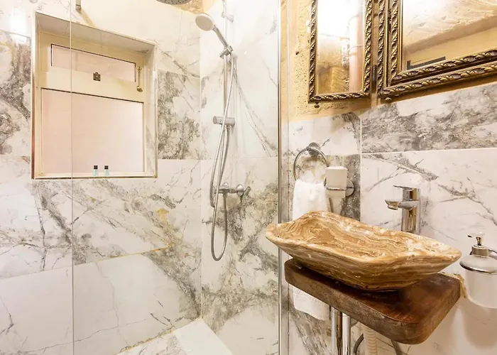 Apartment Historic Hideaways - 900 Year Old Converted