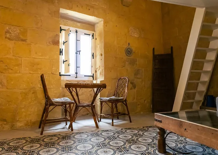 Historic Hideaways - 900 Year Old Converted Victoria