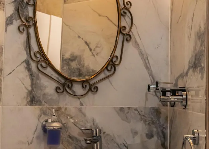 Historic Hideaways - 900 Year Old Converted Apartament Victoria