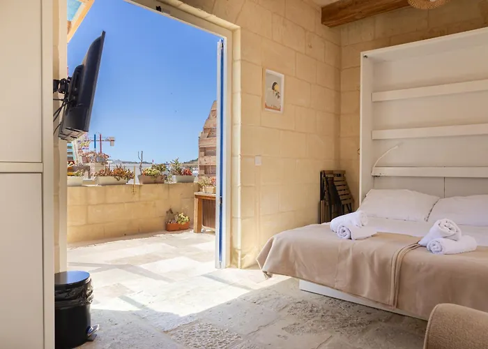 Historic Hideaways - 900 Year Old Converted