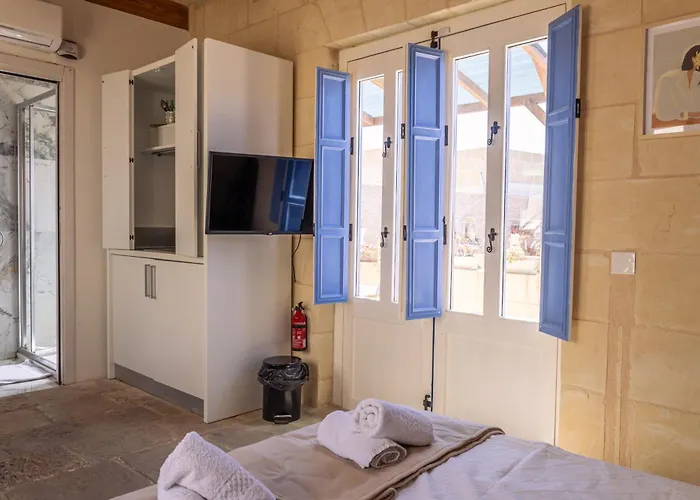 Historic Hideaways - 900 Year Old Converted Apartament Victoria