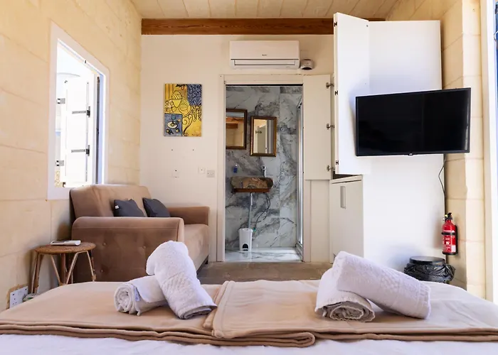 Historic Hideaways - 900 Year Old Converted Apartament