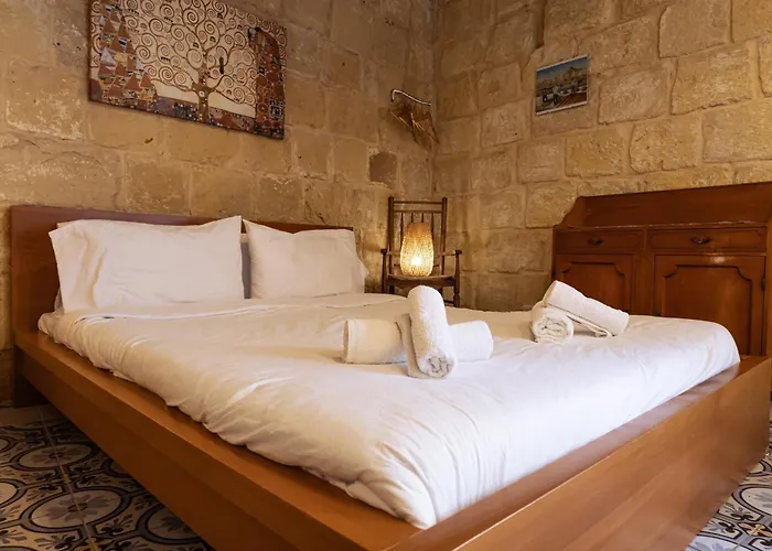 Historic Hideaways - 900 Year Old Converted * Victoria