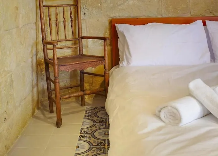 Historic Hideaways - 900 Year Old Converted * Victoria