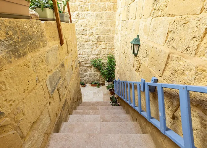 Historic Hideaways - 900 Year Old Converted *