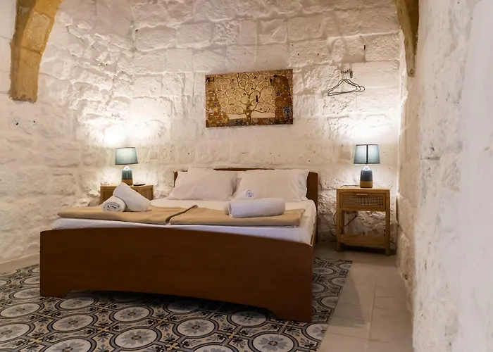 Historic Hideaways - 900 Year Old Converted * Victoria