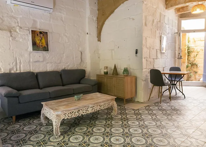 Historic Hideaways - 900 Year Old Converted