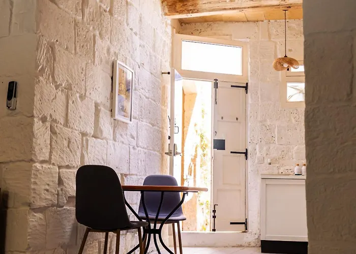 Historic Hideaways - 900 Year Old Converted * Victoria