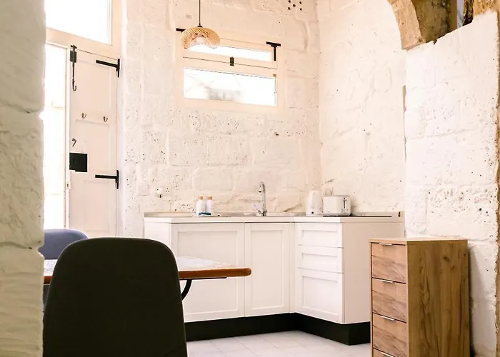 Historic Hideaways - 900 Year Old Converted Apartment