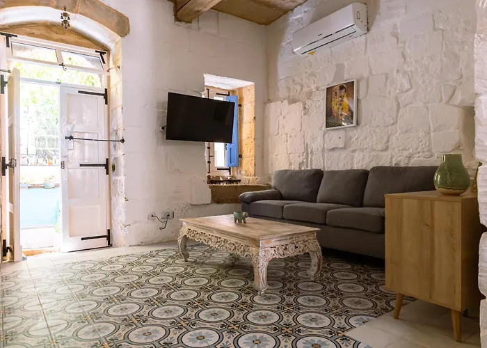 Historic Hideaways - 900 Year Old Converted *